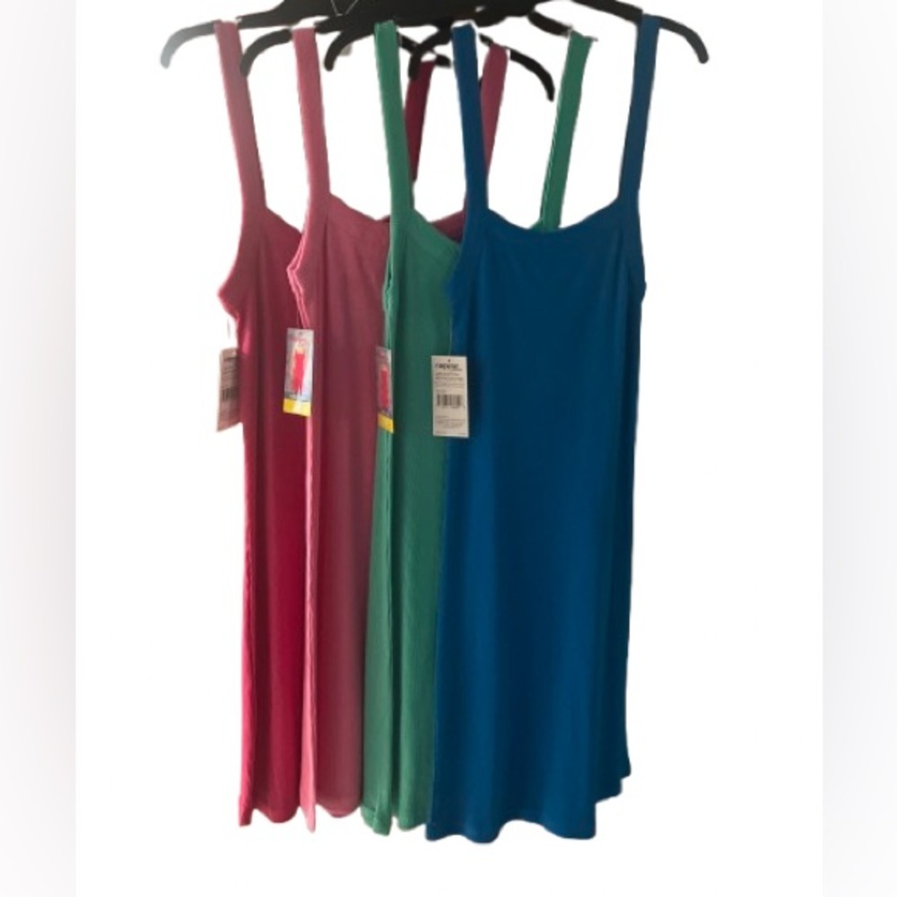 #367 NWT Carnival Fashion Women’s Ribbed Dresses Tight Fit Size M
Bundle of 4